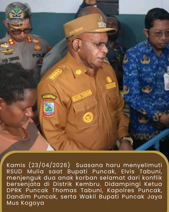 Bupati Puncak Menangis Saat Kunjugi Korban Konflik Bersenjata di Papua